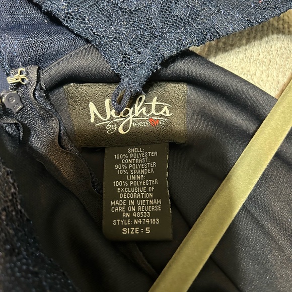 Women’s Formal Dress in Sparkly Navy Size 5 - Picture 6 of 6